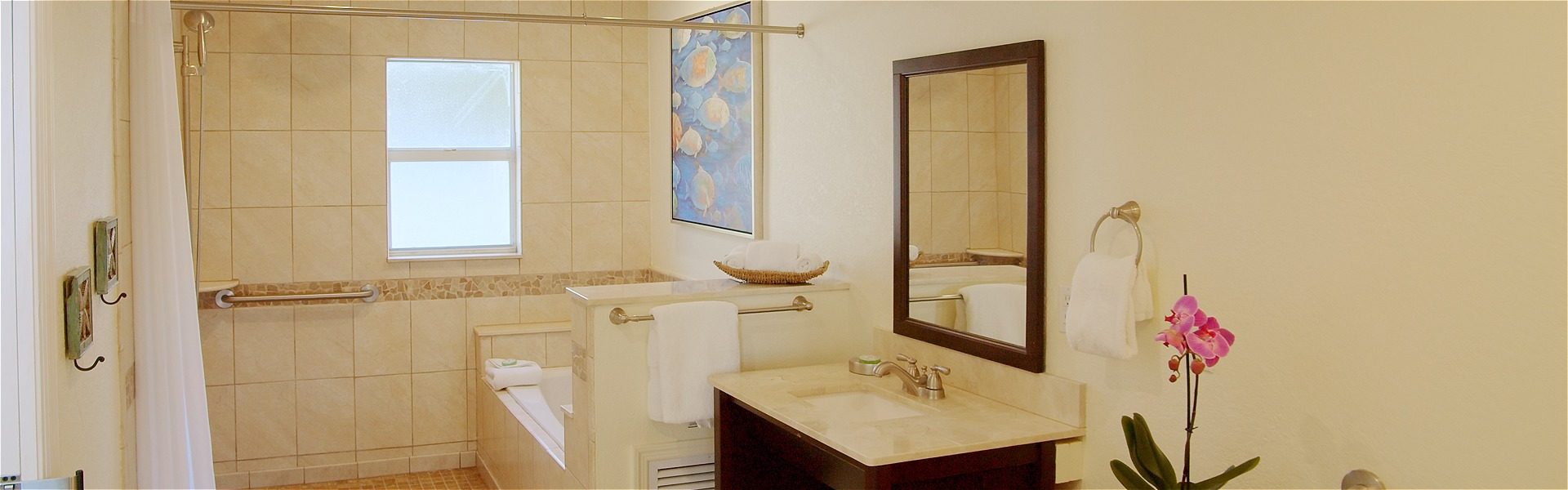 ADA acessible bathroom at the Coconut Palm Inn