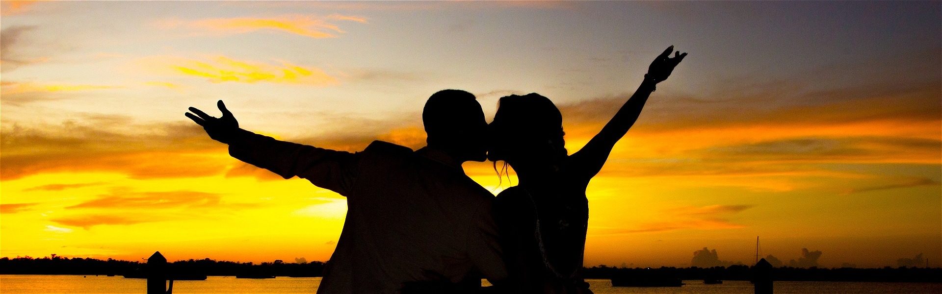 A sunset kiss to seal the deal at the coconut palm inn